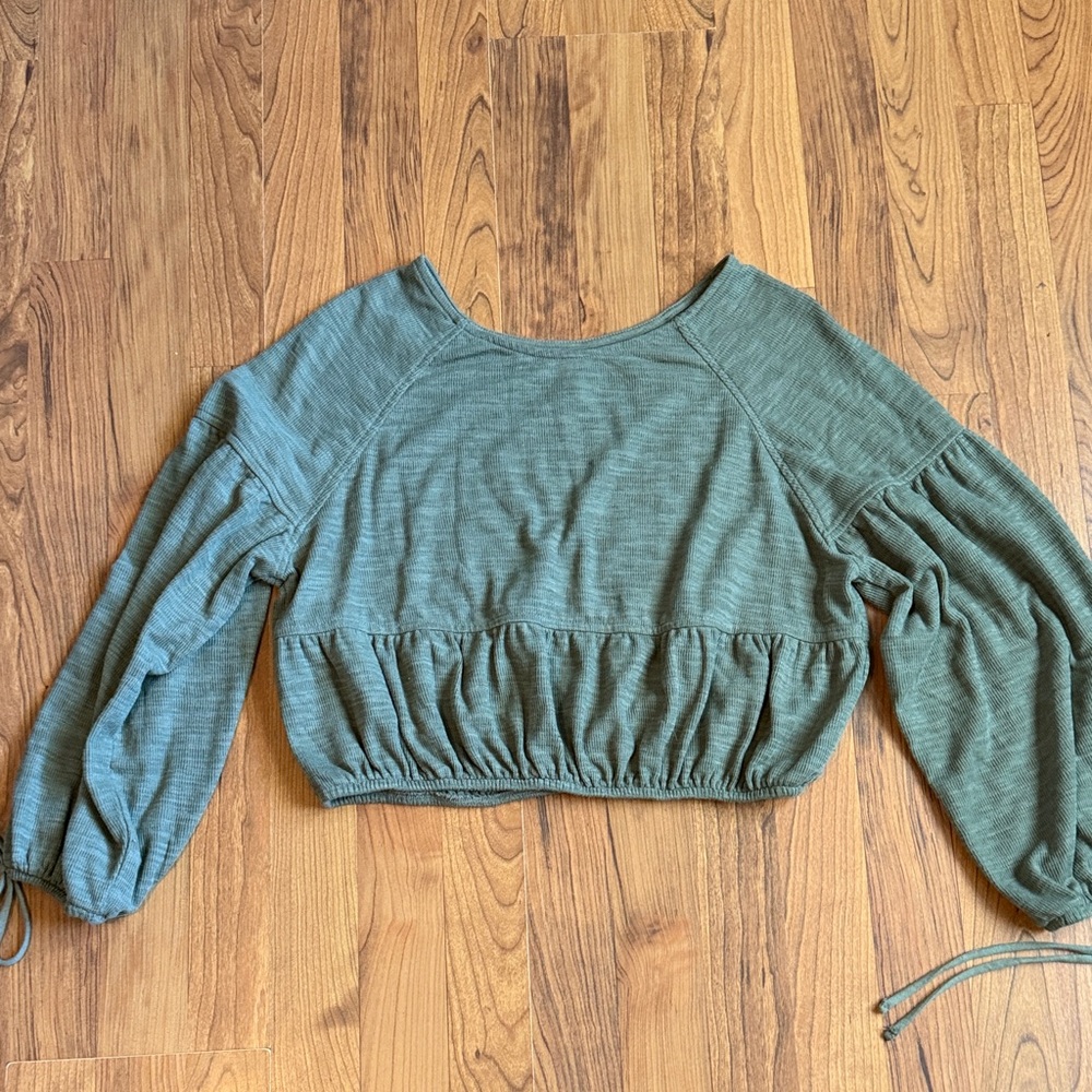 Aerie Endless Summer Cropped Sweatshirt in Olive Green Size XS
